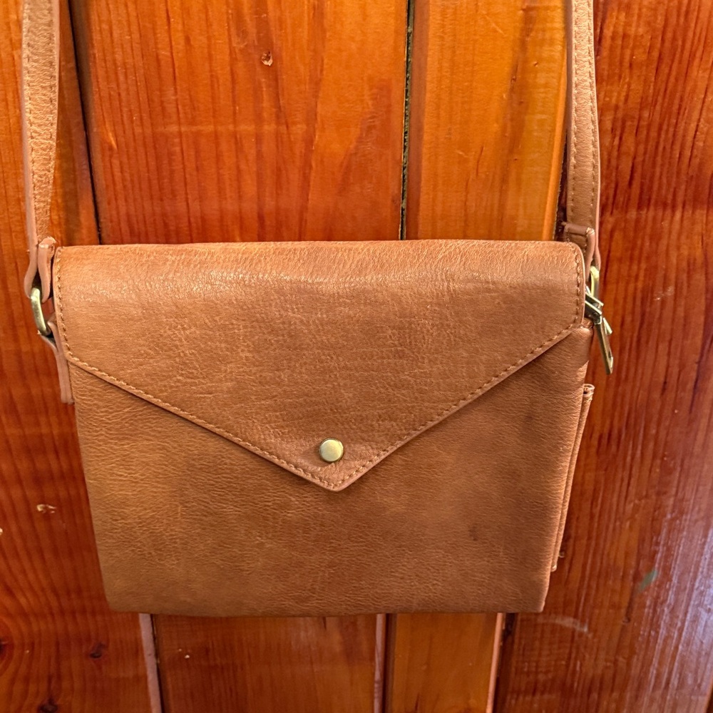 Elegant Tan Crossbody Bag
